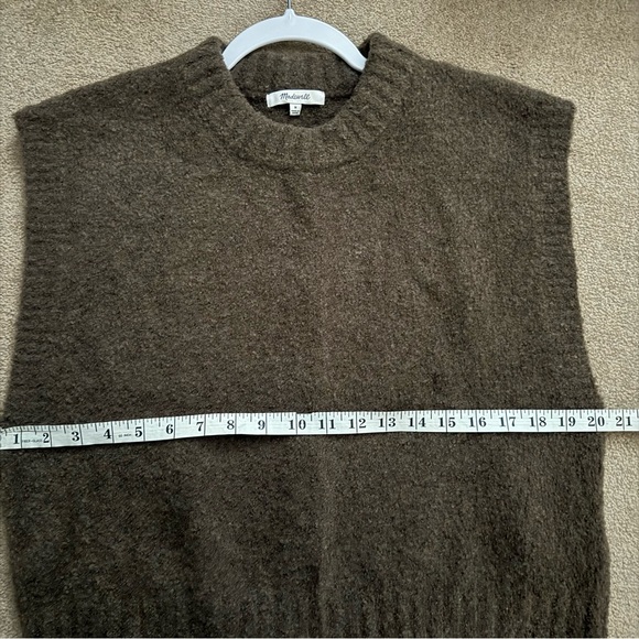 Madewell Bouclé sweater vest in hthr brownstone color size M - Picture 10 of 12